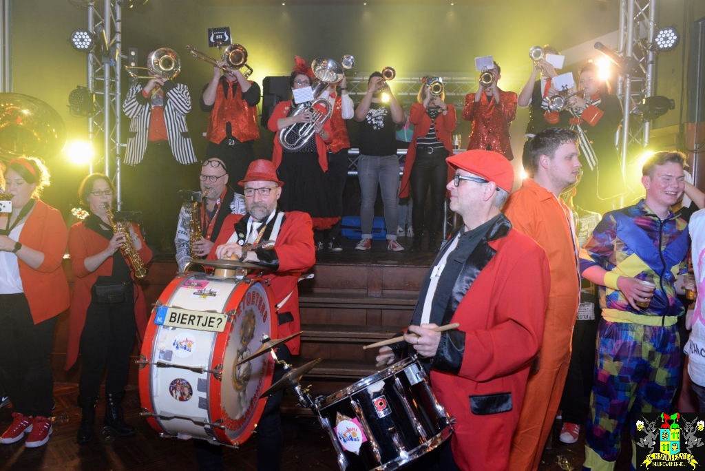 ../Images/Carnavals vrijdagavond in VdG 053.jpg